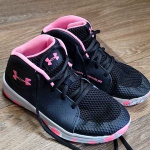 Under Armour Girls Basketball Shoes